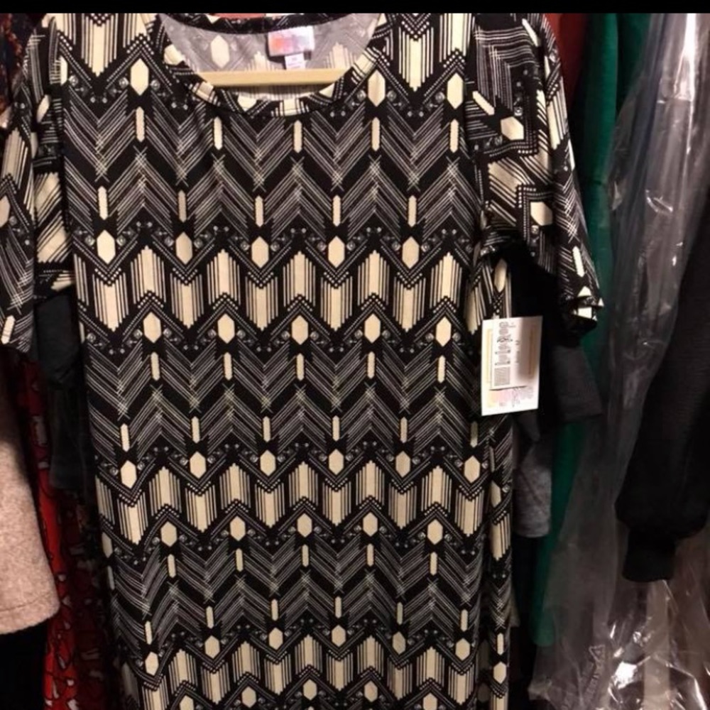 BNWT Medium Julia by Lularoe